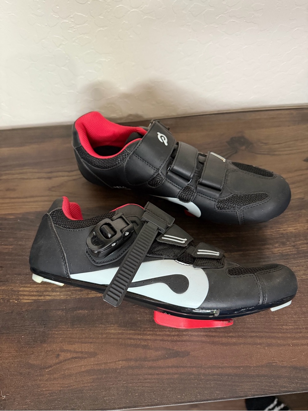 Peloton Unisex Cycling Shoes - Black with Red Interior